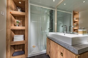 Deluxe-Zelt, Seeblick | Badezimmer