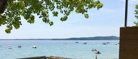 Luxury Mobile Home, Lake View | Terrace/patio