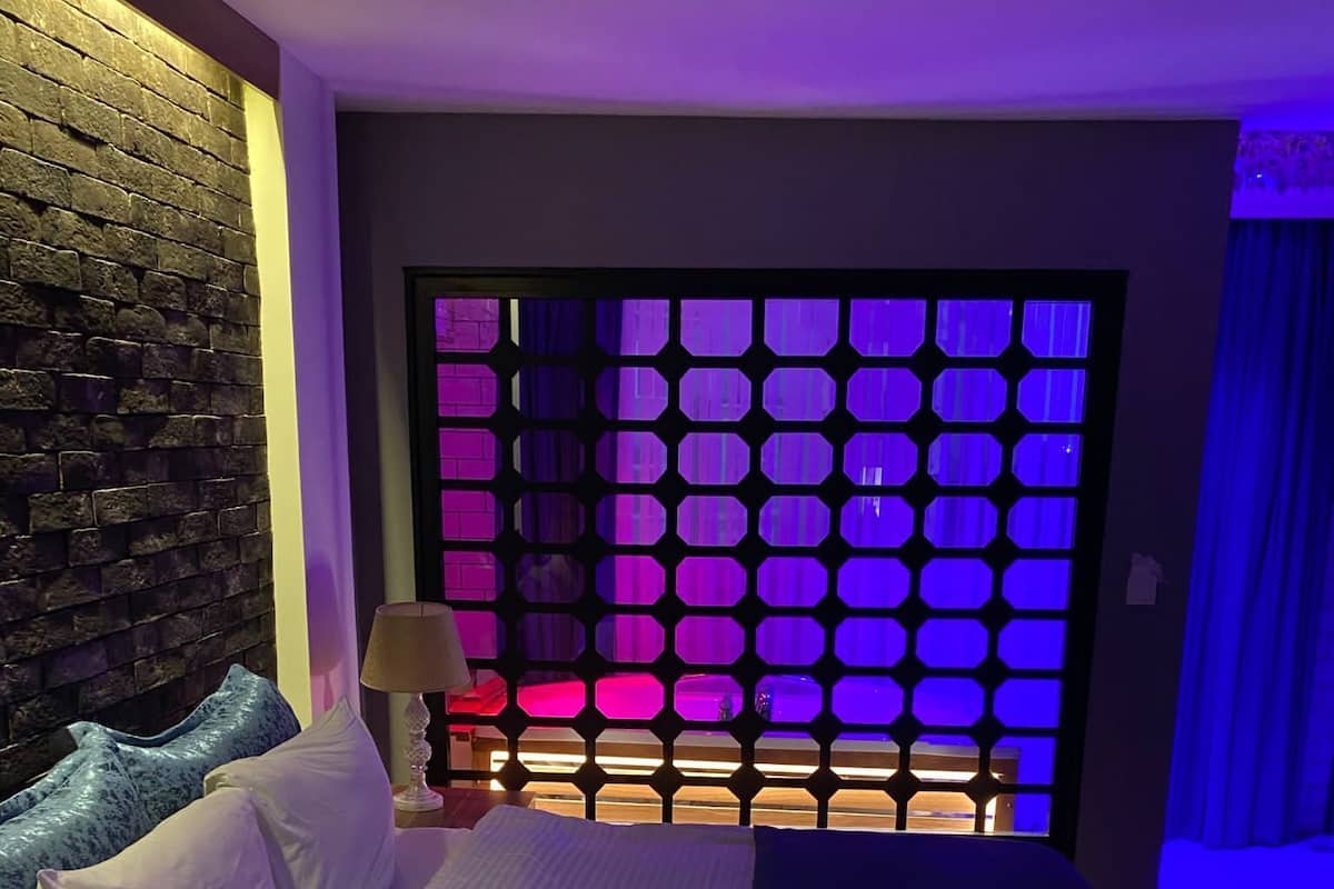 Jacuzzi Terrace Room Sea View | Egyptian cotton sheets, premium bedding, down comforters, minibar