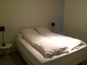 2 chambres, fer et planche à repasser, Wi-Fi, draps fournis