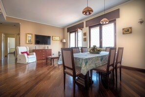 Dining - Al Sesto City Center Apartment 3 Central Bedrooms Capo d'Orlando (Capo d'Orlando)