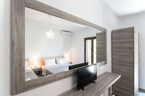 Triple Room, Pool View