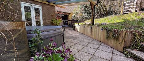 Bungalow, 2 Bedrooms | Terrace/patio