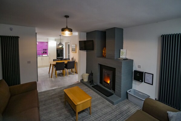 Bungalow, 2 Bedrooms | Living area | Flat-screen TV, fireplace, DVD player - Canyon Cottage (Neath)