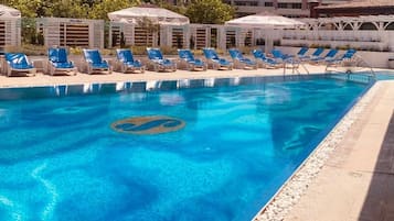 Seasonal outdoor pool