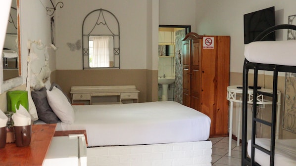 Room - Golden Lantern Guest Lodge (Bela-Bela)