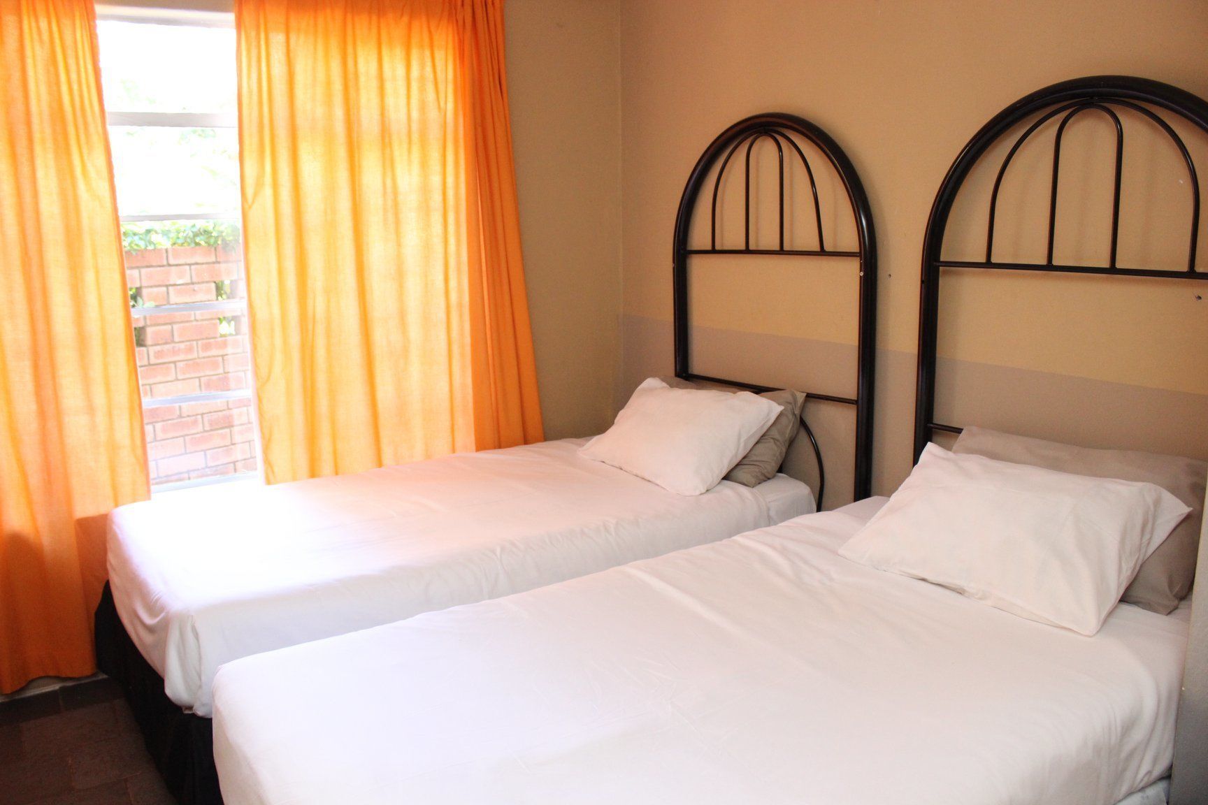 Chalet, 2 Bedrooms (S/Catering 4 sleeper) | Premium bedding, desk, bed sheets