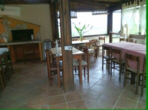 Free daily local cuisine breakfast 