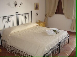 Free cots/infant beds, bed sheets, wheelchair access