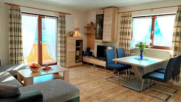 Apartemen, 1 kamar tidur (3 Edelweiss) | Area keluarga | TV layar datar, pemutar DVD, dan meja tenis meja