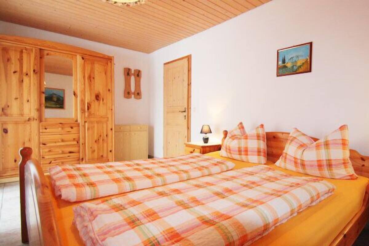 Apartment, 1 Bedroom (6 Kehlstein) | Blackout drapes, free cribs/infant beds, rollaway beds, free WiFi