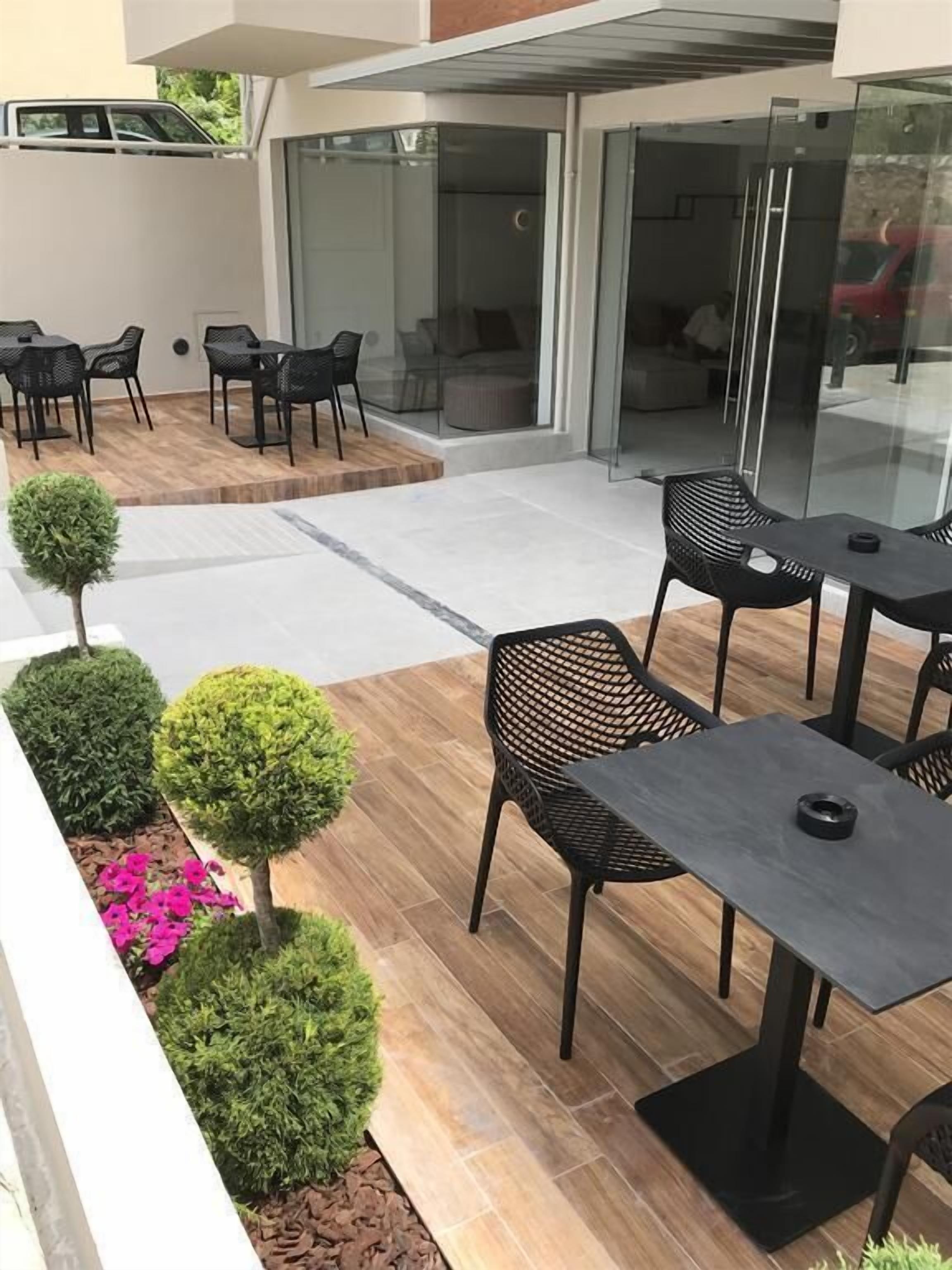 Photo - The City Hotel & Suites