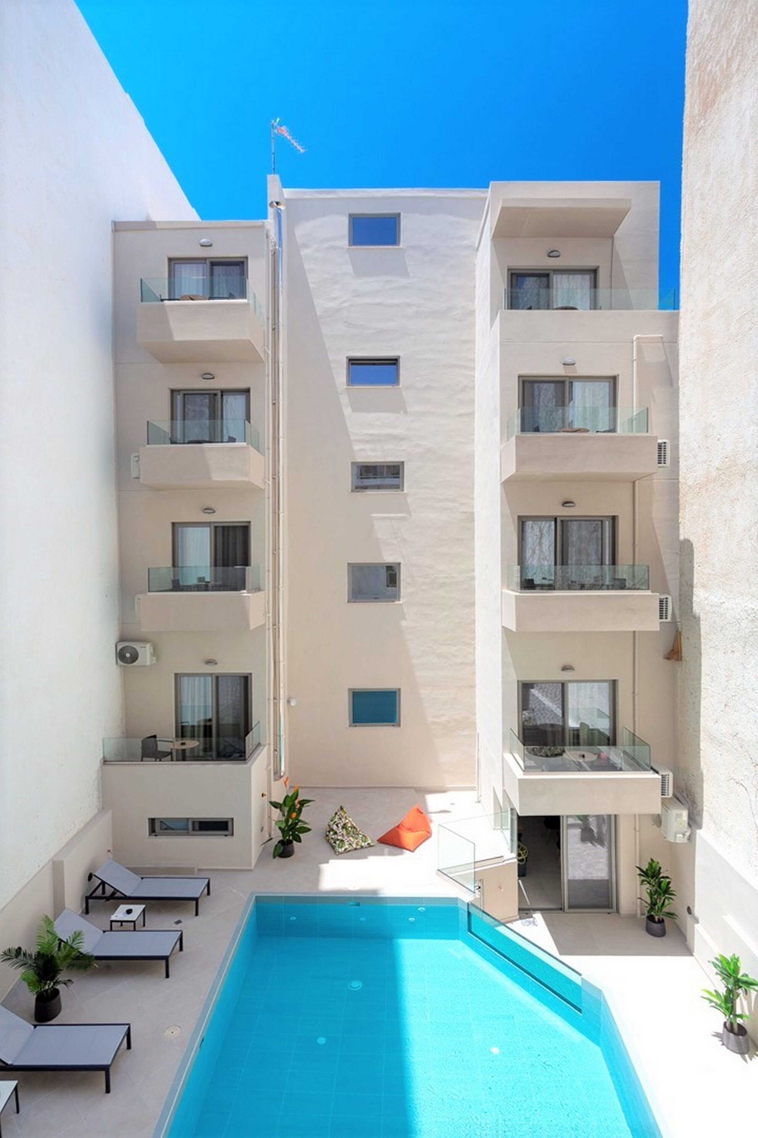 Photo - The City Hotel & Suites