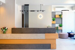 Reception - The City Hotel & Suites (Rethymno)