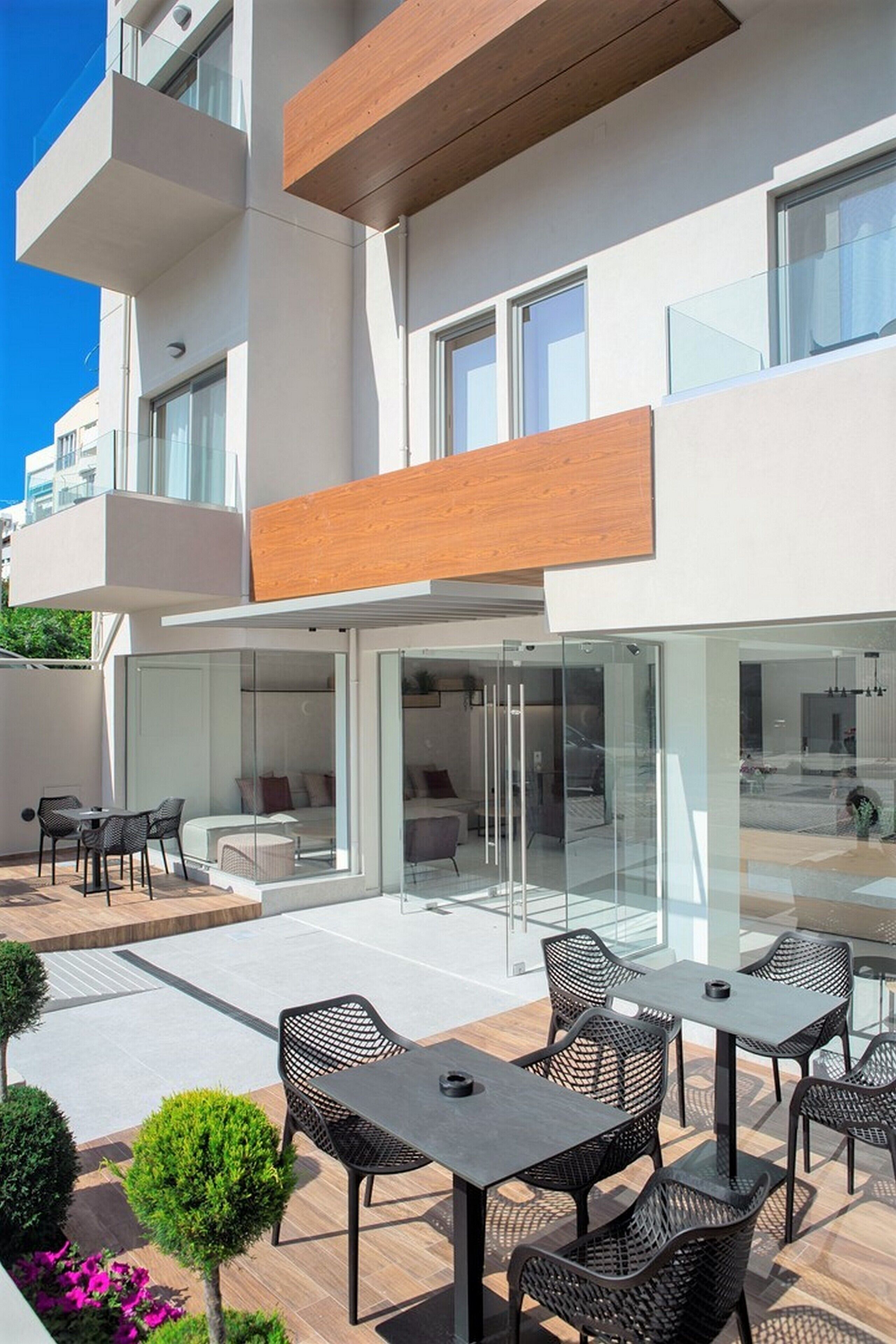 Photo - The City Hotel & Suites