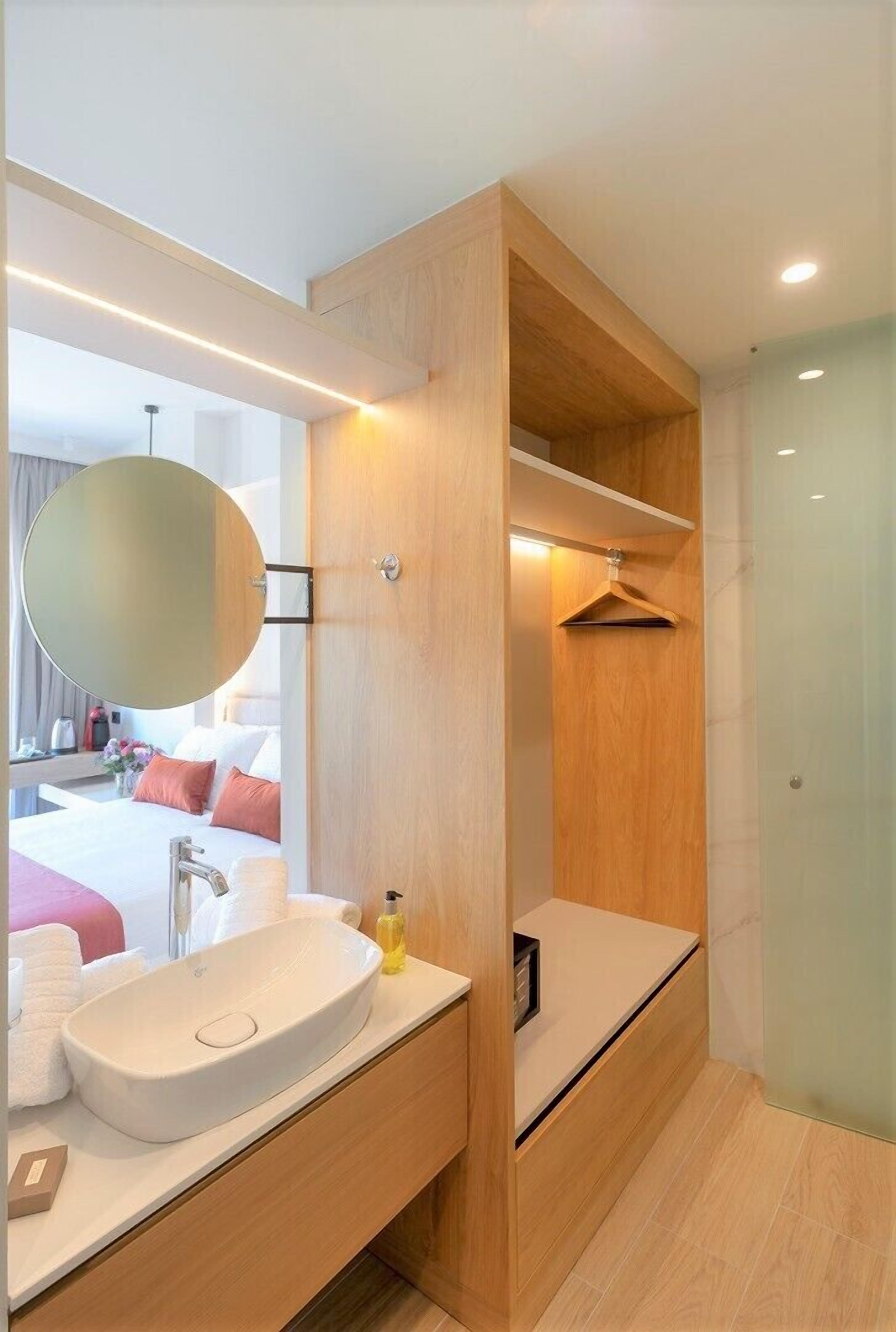 Photo - The City Hotel & Suites