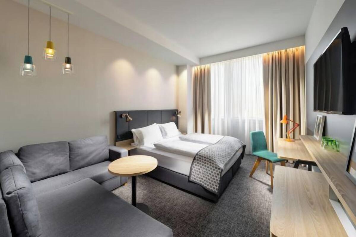 Ropa de cama de alta calidad y escritorio 