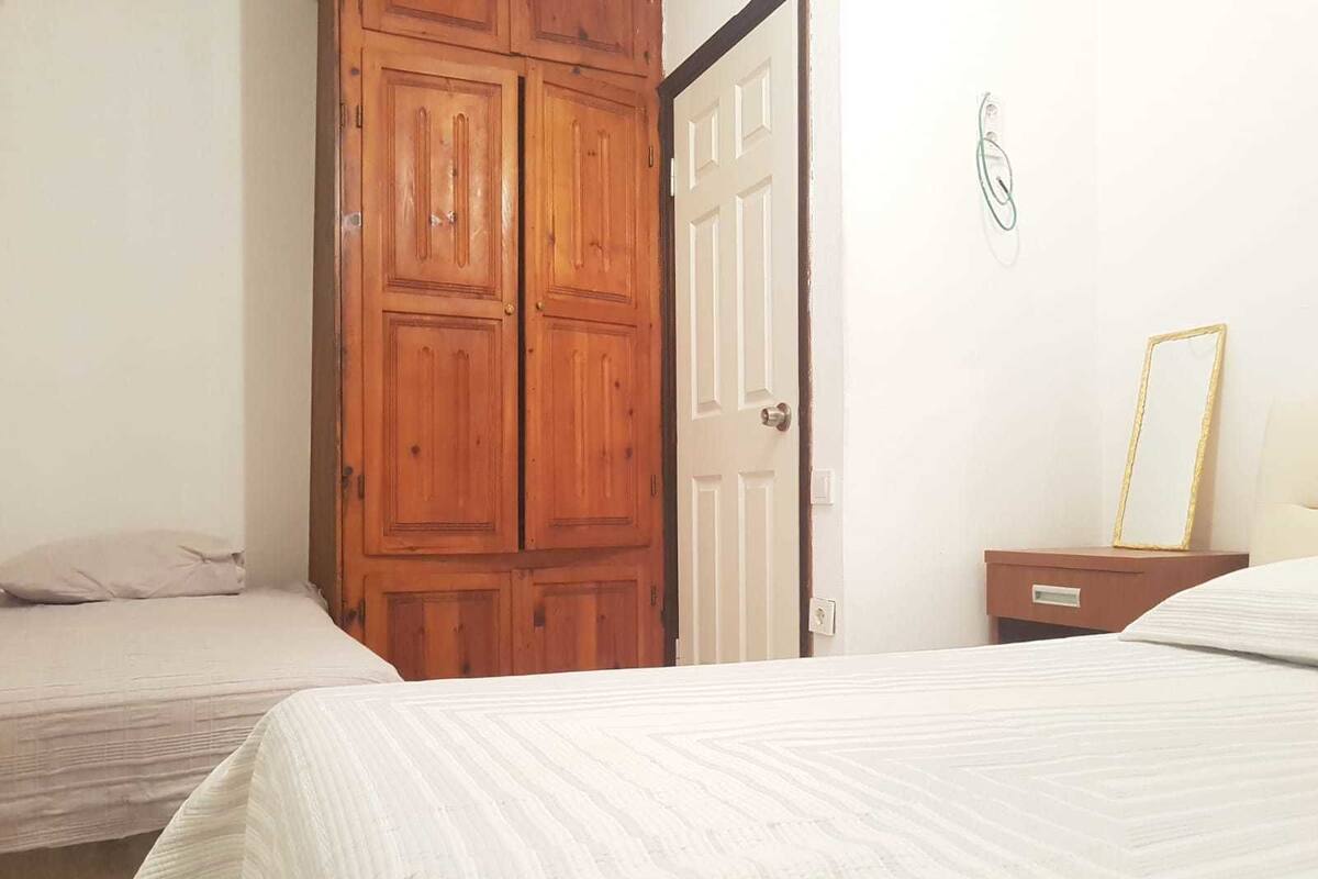 Comfort Room, Multiple Beds, Sea View | 2 bedrooms, blackout drapes, WiFi (free)