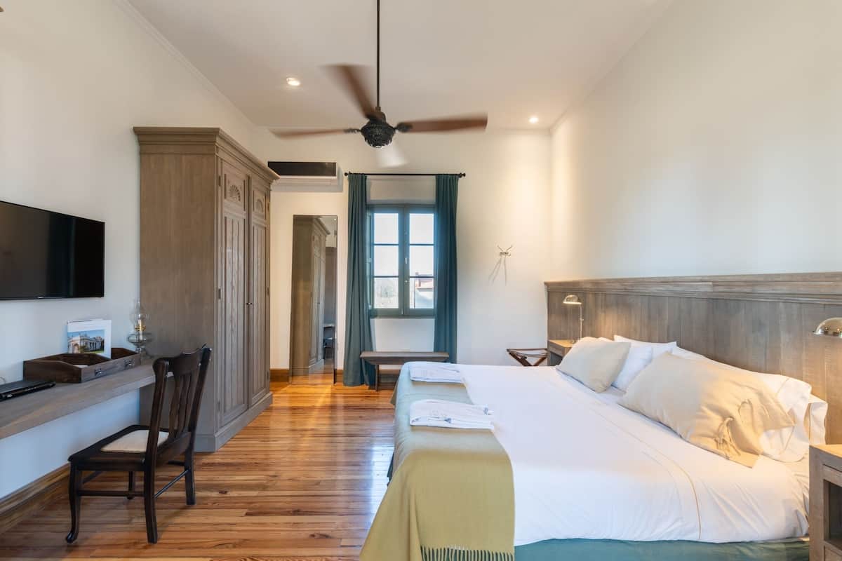 1 chambre, literie de qualité supérieure, couette en duvet d'oie