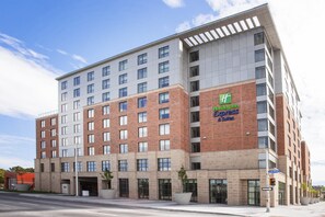 Exterior - Holiday Inn Express & Suites Downtown Ottawa East by IHG (Ottawa)