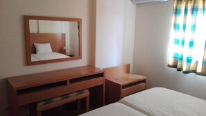 1 bedroom, iron/ironing board, travel cot, WiFi