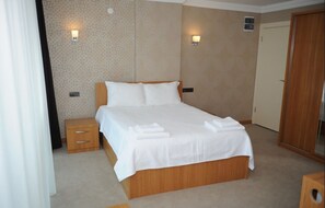 Minibar, desk, free WiFi, bed sheets