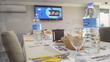 Breakfast, lunch, dinner served; Turkish cuisine