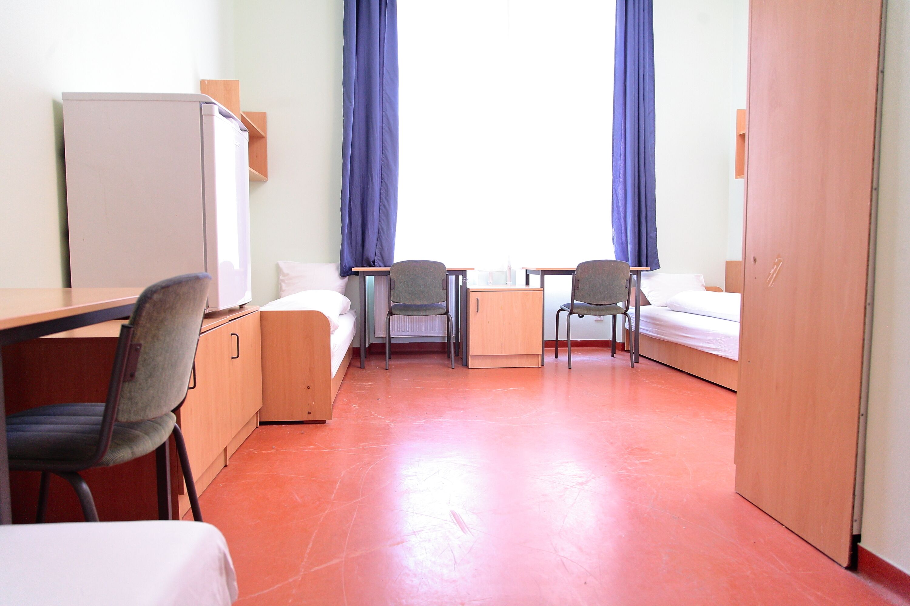 Bureau, Wi-Fi gratuit, draps fournis