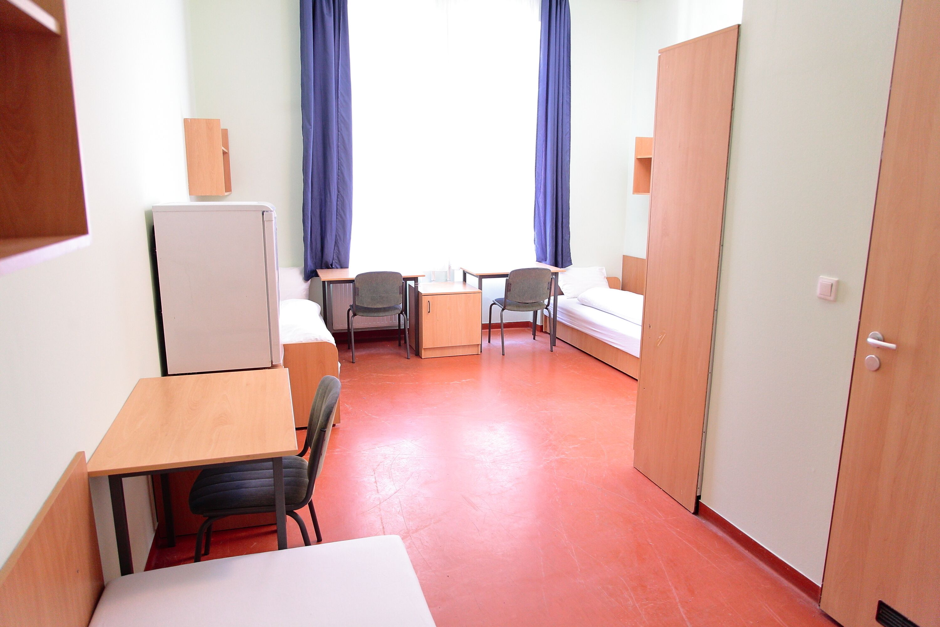 Bureau, Wi-Fi gratuit, draps fournis