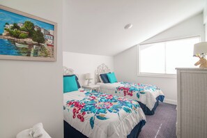 6 bedrooms, iron/ironing board, free WiFi, bed sheets