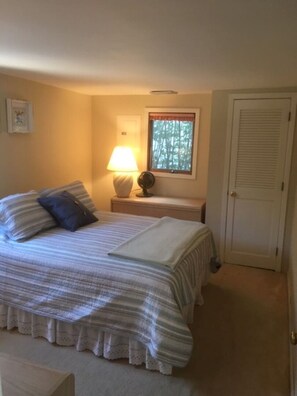 3 quartos, ferros/tábuas de passar roupa, Wi-Fi, roupa de cama
