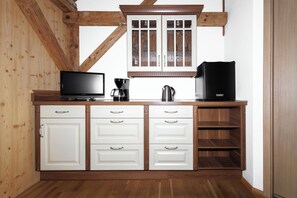 Habitación exclusiva doble | Ropa de cama de alta calidad, minibar, decoración individual