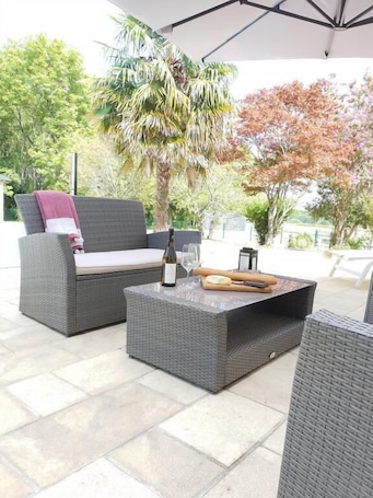 Terrace/patio. Le Domaine Du Haut Preau