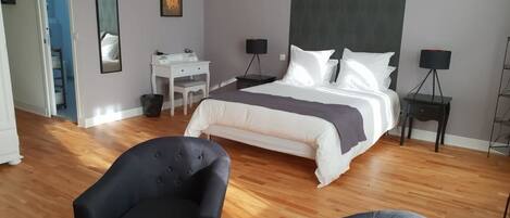 Chambre Deluxe double, 1 chambre (Cognac) | Literie de qualité, bureau, accÚs au Wi-Fi (inclus), literie fournie