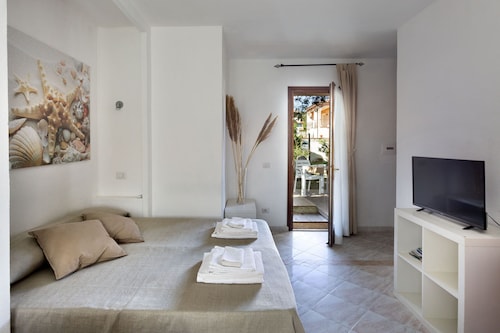Cottage The Olive Trees -B- Studio apartment with garden