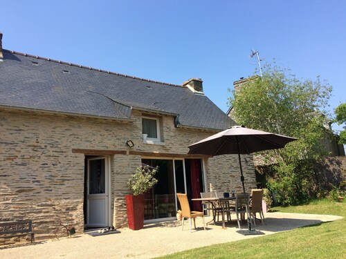 LONGERE THE CAMELIAS