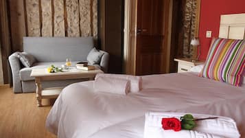 4 chambres, fer et planche à repasser, lit parapluie, Wi-Fi gratuit