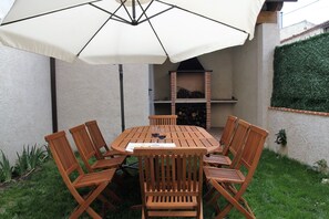 تناول الطعام بالخارج