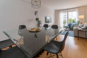 Dining - Luxury & Modern Proprety in Central Lisbon (Lisboa)