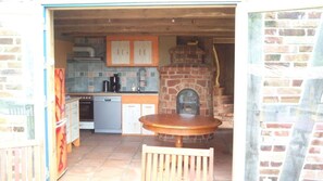 Outdoor dining - Large vacation apartment in converted old school with WLAN (Ludwigsburg)