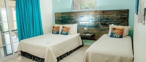 Deluxe Triple Room with kitchen | Couette en duvet d'oie, coffres-forts dans les chambres