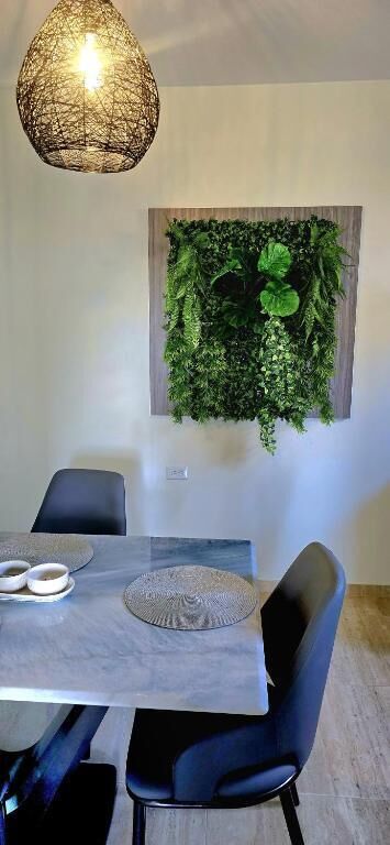 Suite junior, 1 cama Queen size, para no fumadores, balcón | Cocina privada | Refrigerador con congelador, microondas y parrilla de estufa 