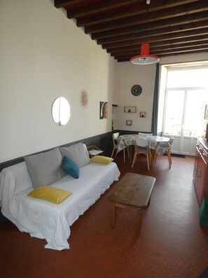 تلفزيون، مكتب