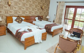 Chambre de base double | Décor unique, bureau, accès au Wi-Fi (inclus), literie fournie
