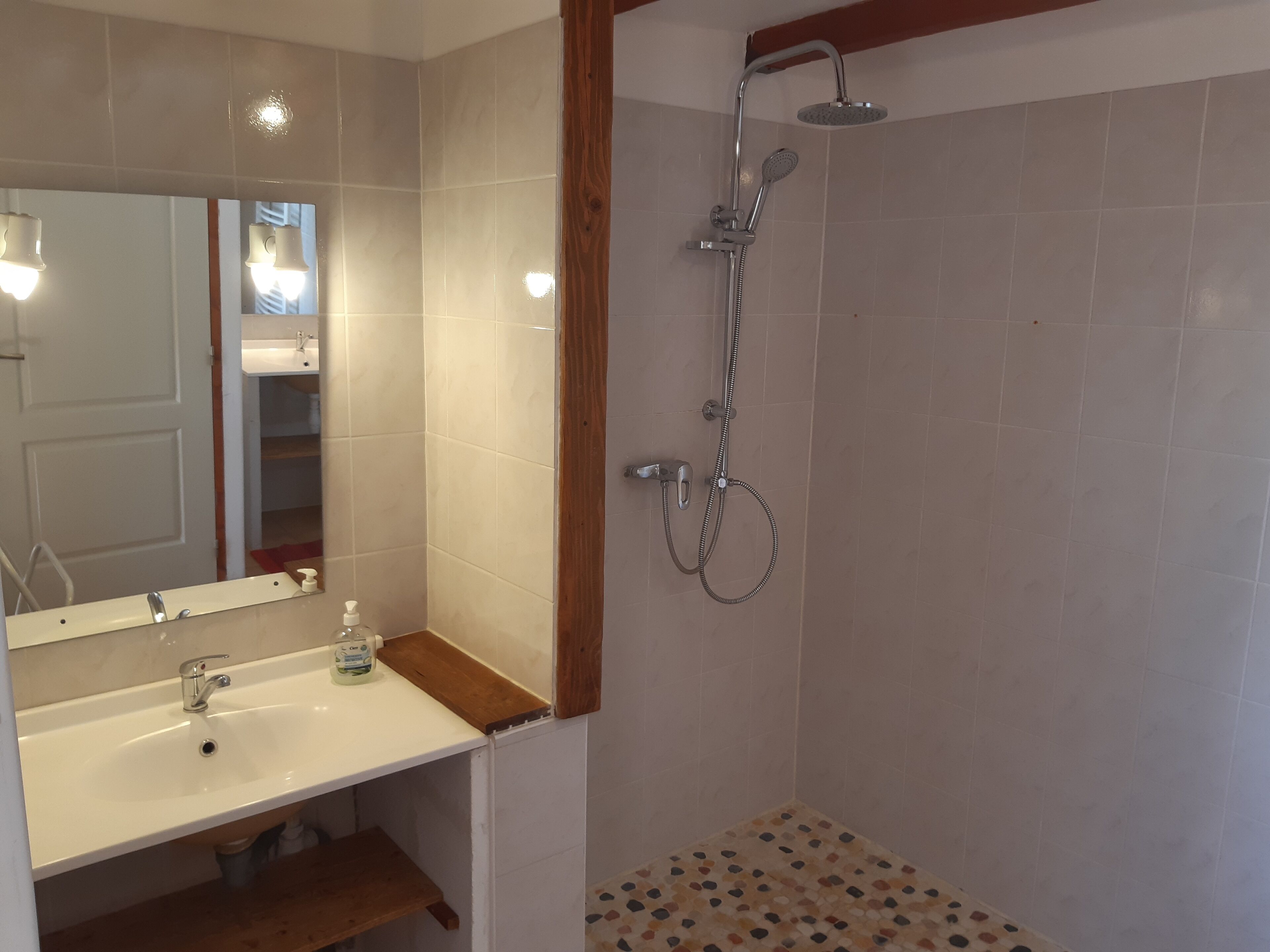Shower, toilet paper