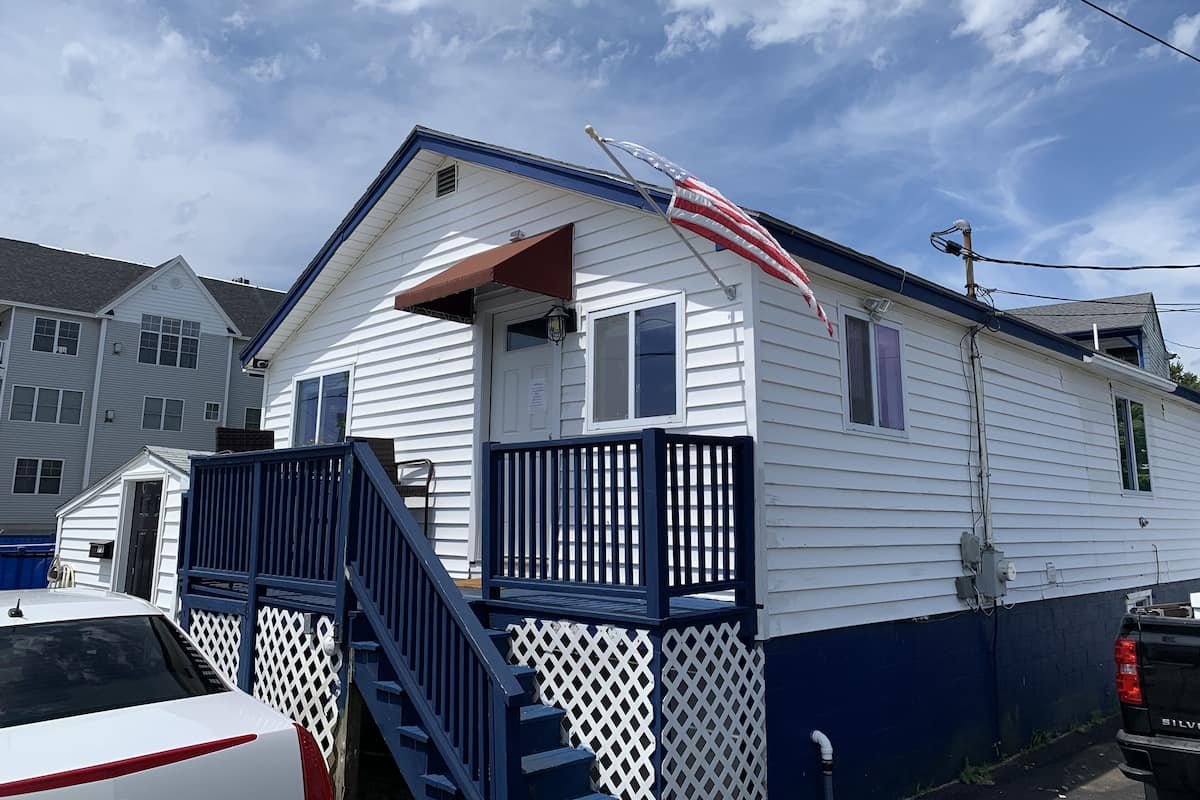 Family Duplex | Iron/ironing board, free WiFi, bed sheets
