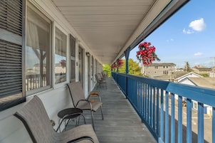 Family Duplex | Iron/ironing board, free WiFi, bed sheets