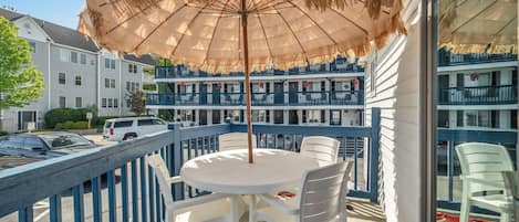 Family Cottage, 2 Bedrooms, Kitchen, Beach View | Iron/ironing board, free WiFi, bed sheets