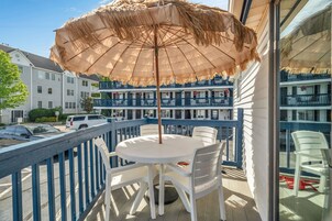 Family Cottage, 2 Bedrooms, Kitchen, Beach View | Iron/ironing board, free WiFi, bed sheets