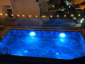 Seasonal outdoor pool, pool umbrellas, pool loungers - Vila Finnley (Ksamil)